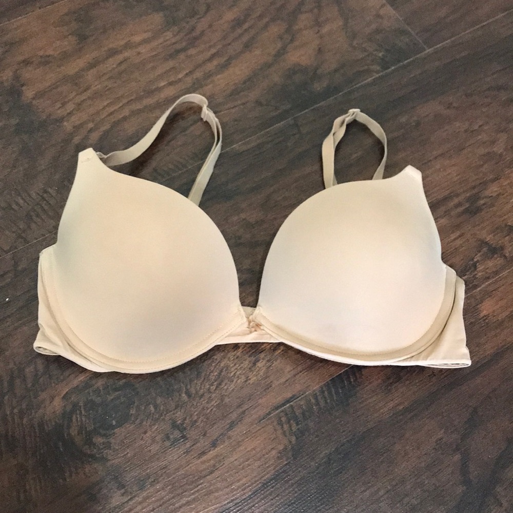 Pink Victoria’s Secret nude padded bra
